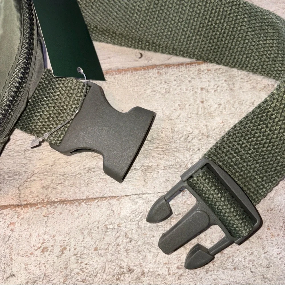 Wild Fable Women's Olive Green Small Fanny Pack Bag Adjustable Strap, NWT - Picture 11 of 12